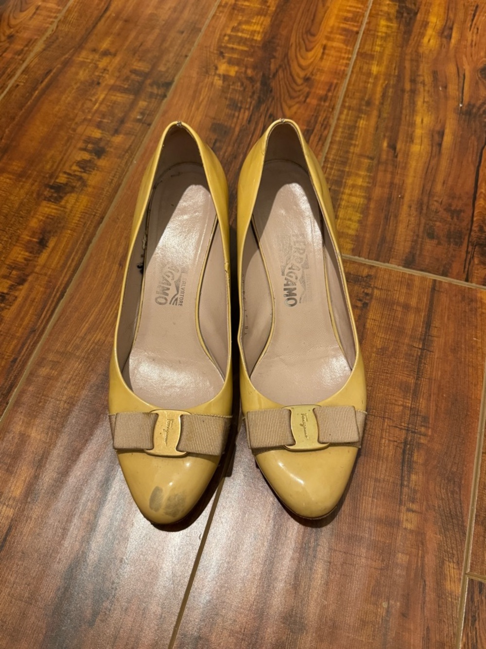 Salvatore Ferragamo Nude Patent Bow Leather Pumps